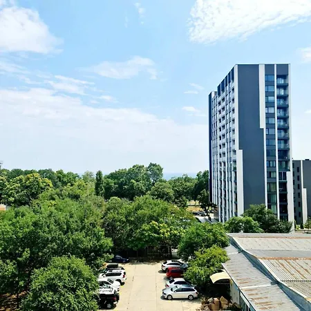 Seaview Escape - 1br Next To Sea Garden דירה *